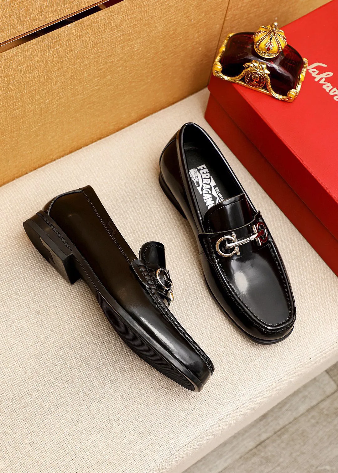 Men's shoes 💰480 💐 Product trademark: Ferragamo "Ferragamo" casual leather shoes Regular size: 38-44 (45🉑️customized) Product materials: Selected imported first-layer open-edge beaded cowhide leather upper + luxury hardware buckle, imported water-dyed cowhide leather lining. Strong three-dimensional visual effect, original outsole color: 4⃣️seed leather materials available